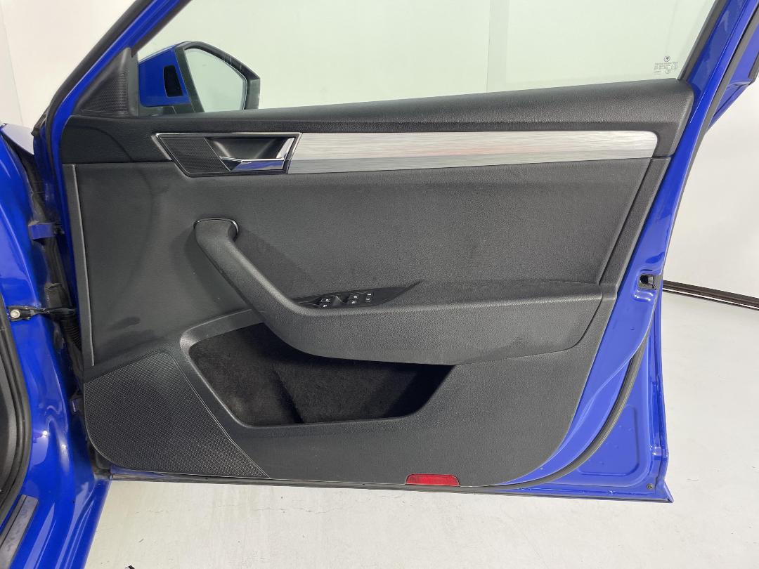 Photo '15' of Skoda Superb