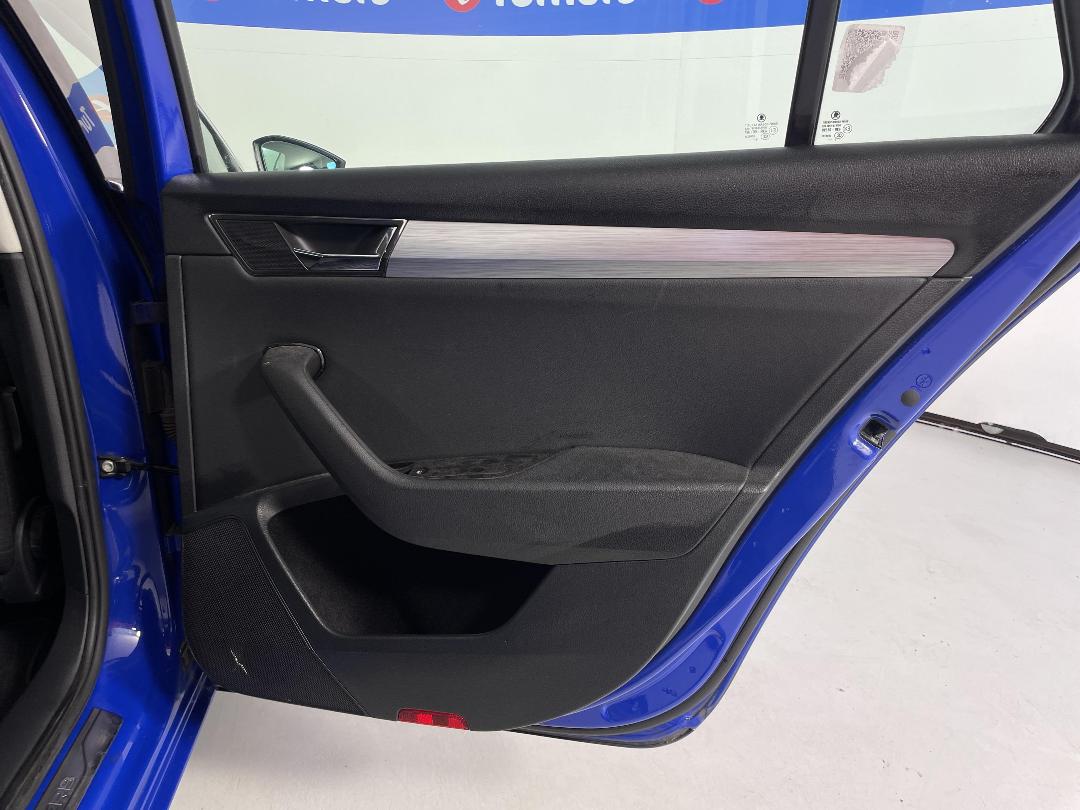 Photo '19' of Skoda Superb