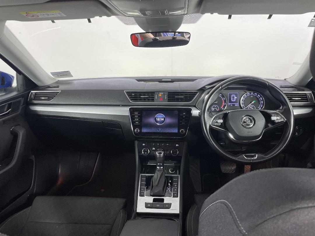 Photo '17' of Skoda Superb