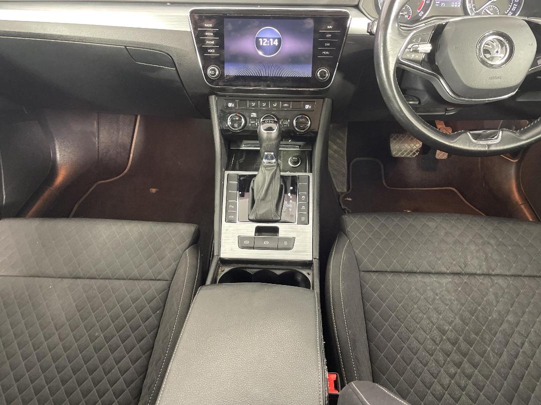 Photo '18' of Skoda Superb