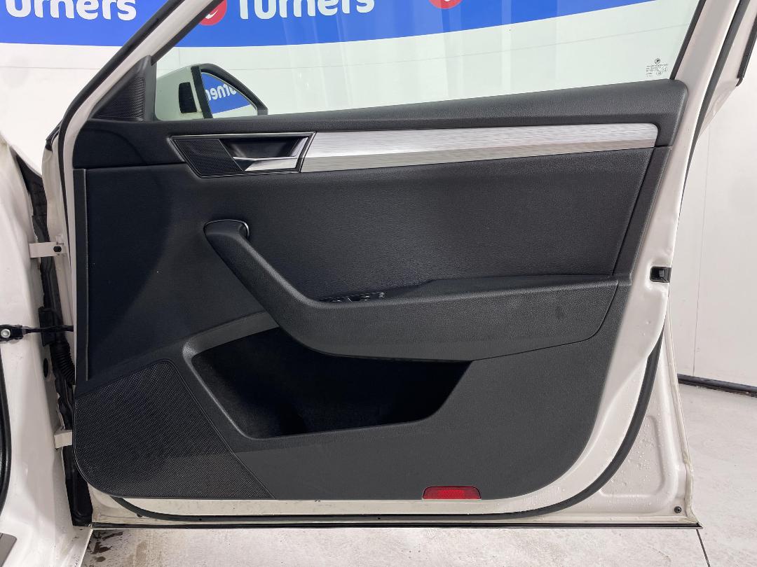 Photo '15' of Skoda Superb Photo '15' of Skoda Superb