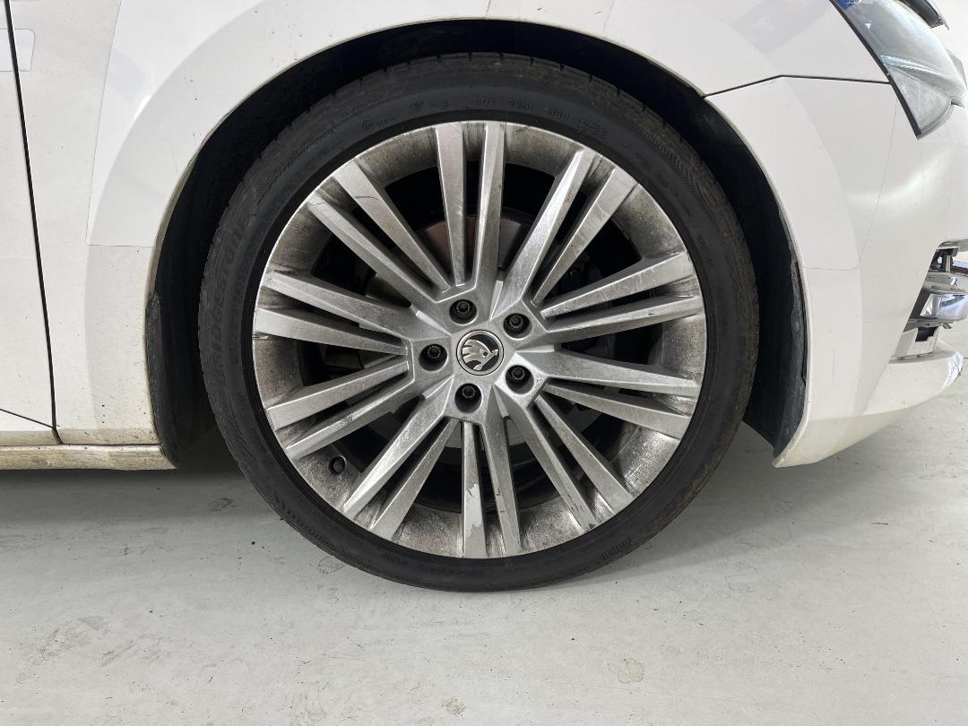 Photo '7' of Skoda Superb WGN Ambition 162KW