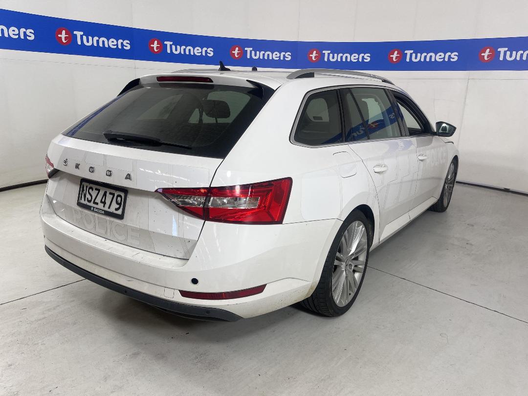 Photo '6' of Skoda Superb WGN Ambition 162KW