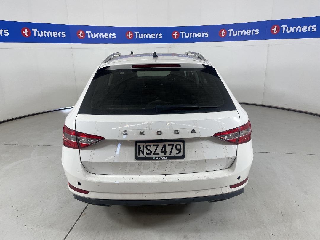 Photo '5' of Skoda Superb WGN Ambition 162KW