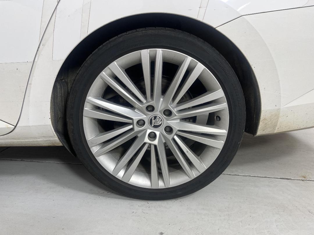 Photo '9' of Skoda Superb WGN Ambition 162KW