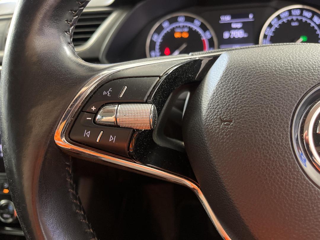 Photo '24' of Skoda Superb WGN Ambition 162KW