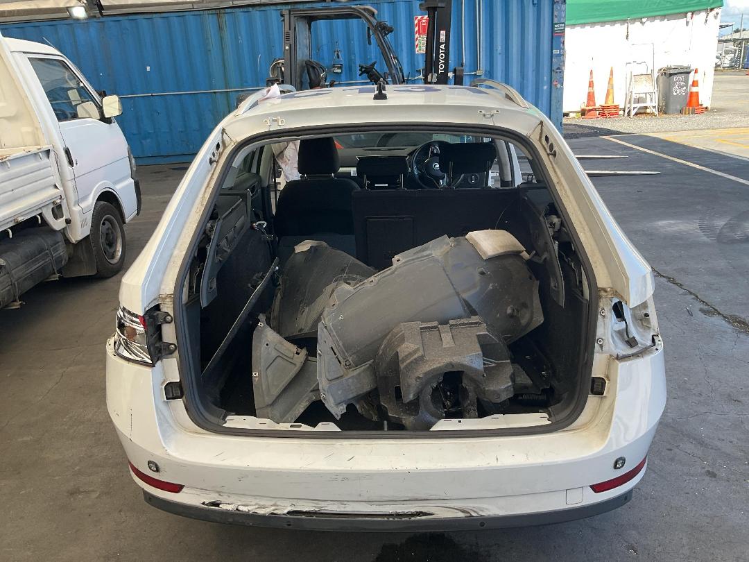 Photo '5' of Skoda Superb WGN Ambition 162KW Photo '5' of Skoda Superb WGN Ambition 162KW