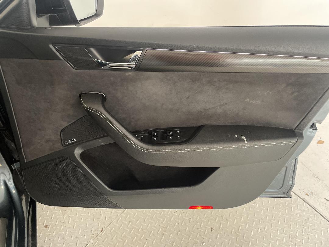 Photo '15' of Skoda Superb