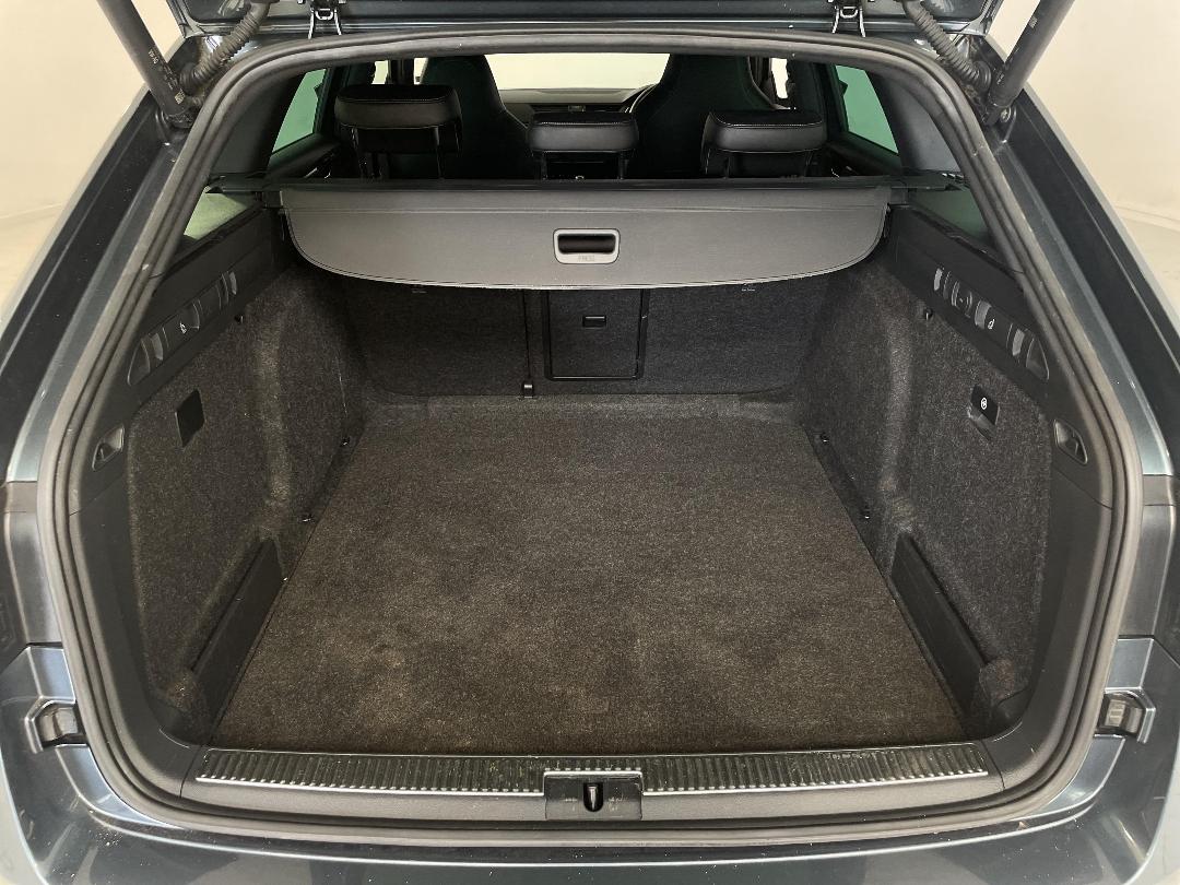 Photo '14' of Skoda Superb