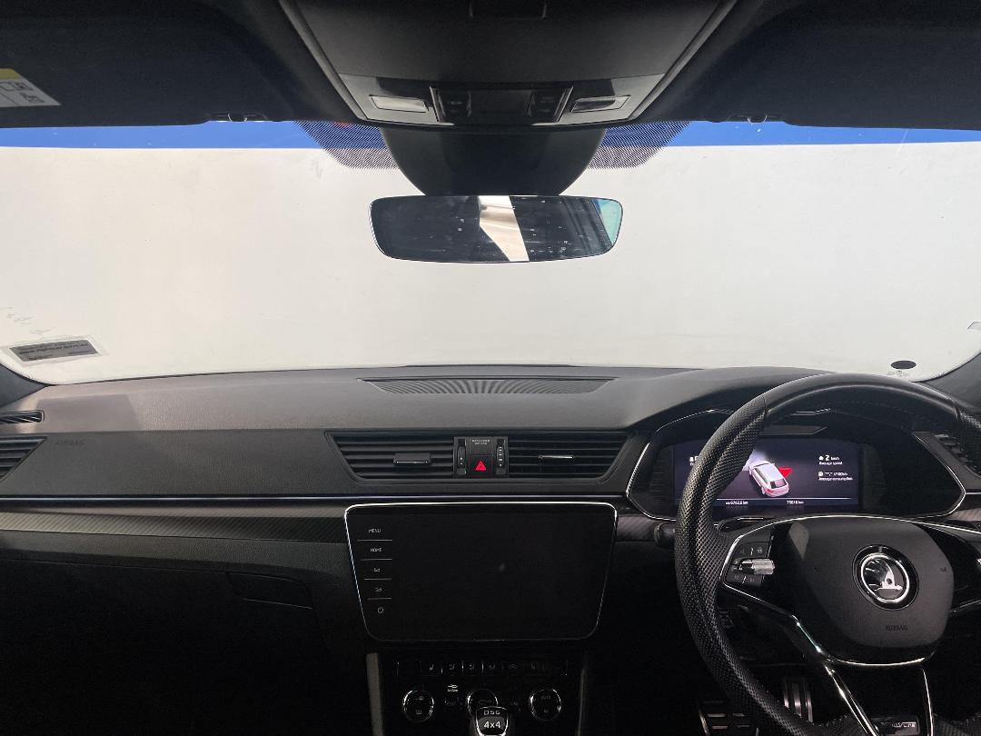 Photo '17' of Skoda Superb