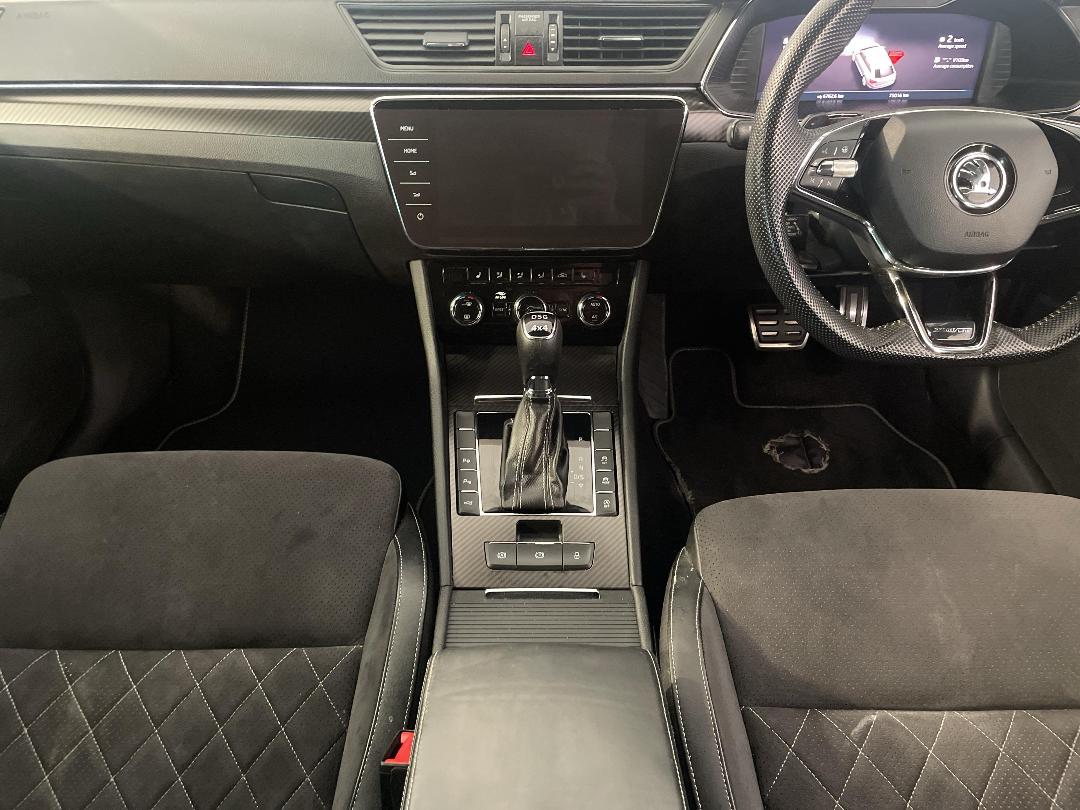 Photo '18' of Skoda Superb