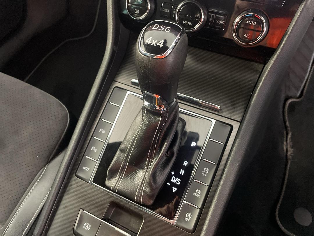 Photo '32' of Skoda Superb