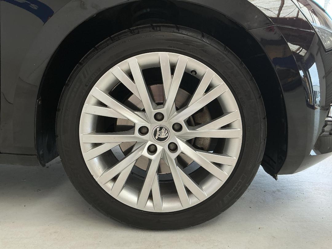 Photo '9' of Skoda Superb