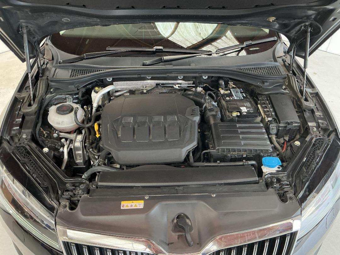 Photo '13' of Skoda Superb