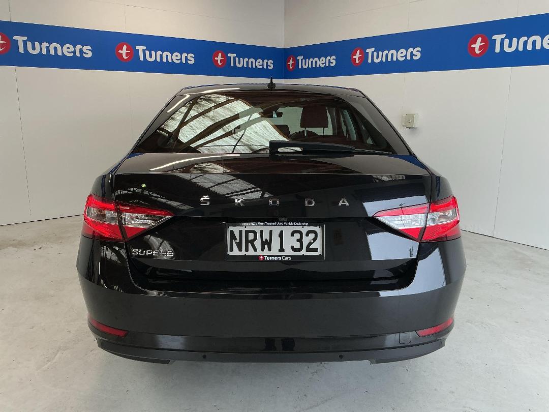 Photo '6' of Skoda Superb