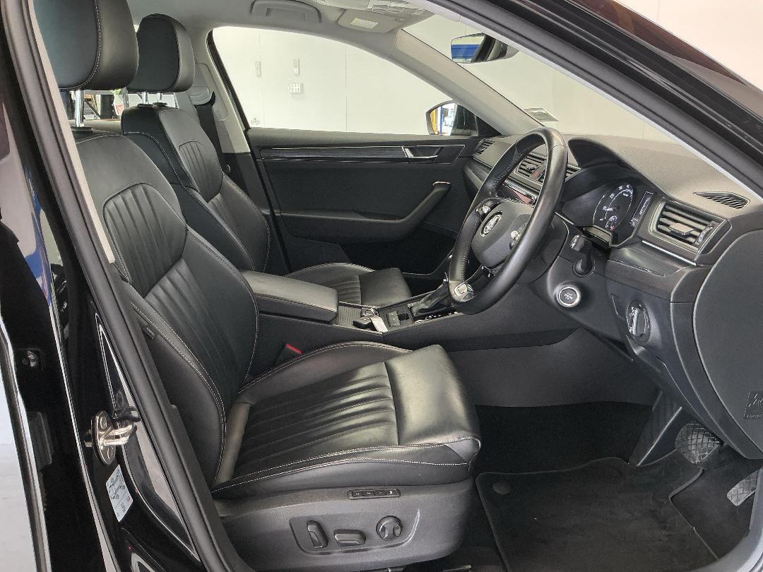 Photo '16' of Skoda Superb