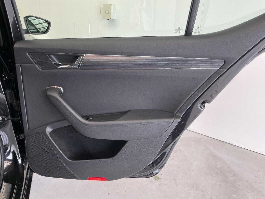 Photo '19' of Skoda Superb