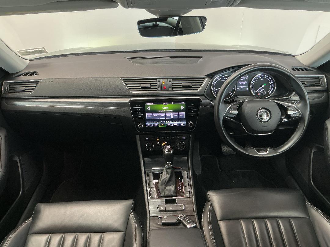 Photo '17' of Skoda Superb