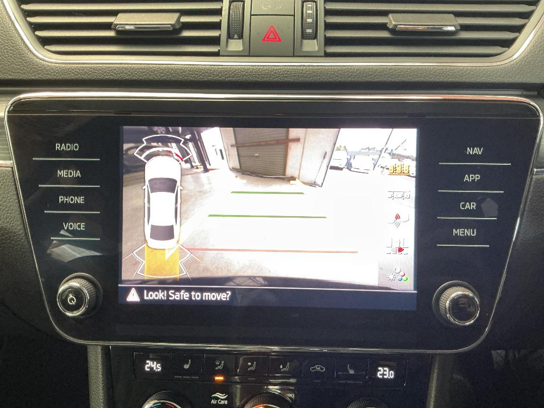 Photo '24' of Skoda Superb