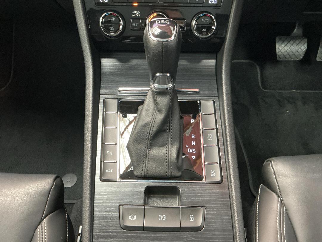 Photo '23' of Skoda Superb