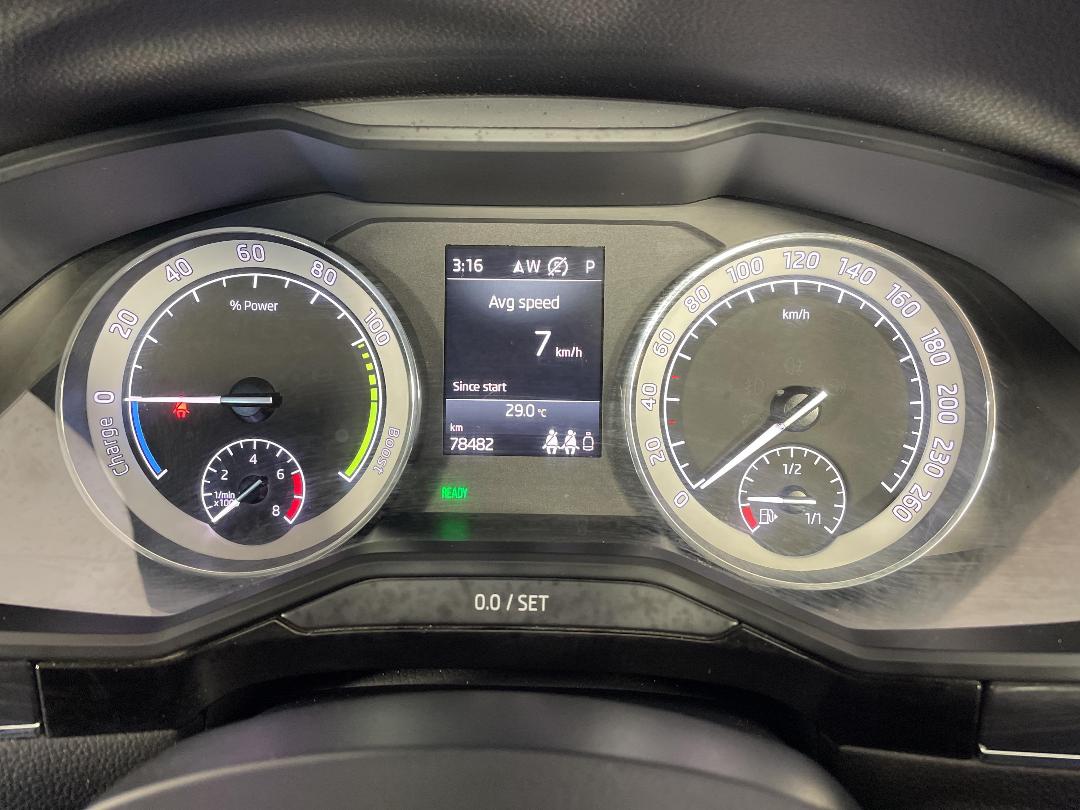 Photo '21' of Skoda Superb