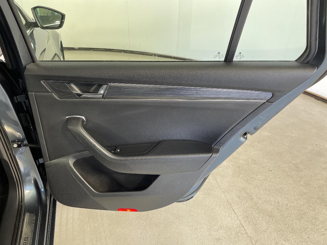 Photo '19' of Skoda Superb