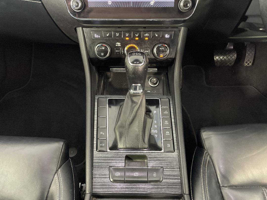 Photo '18' of Skoda Superb