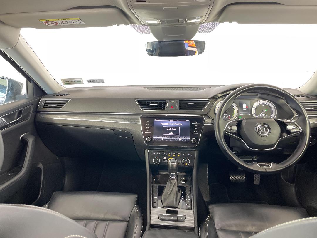 Photo '17' of Skoda Superb