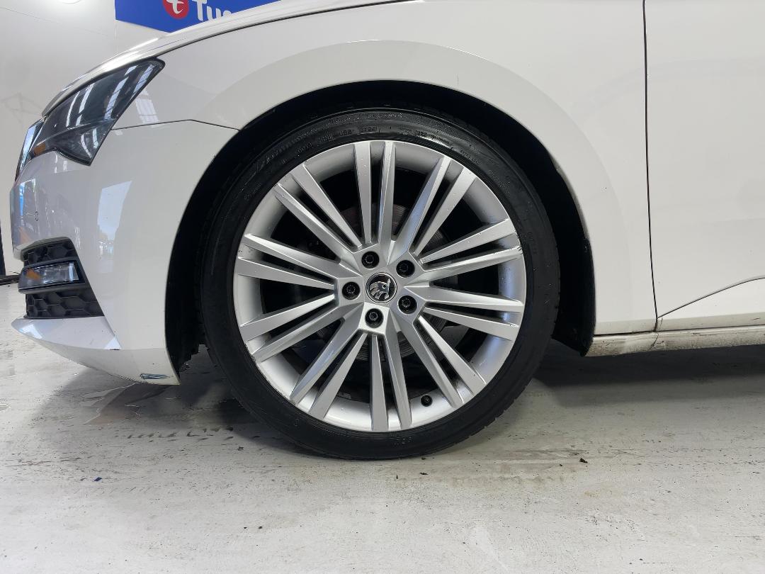 Photo '10' of Skoda Superb