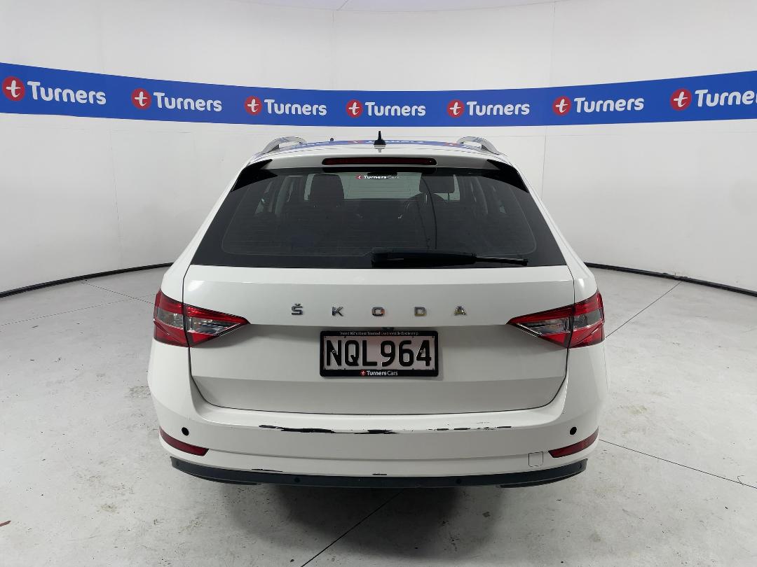 Photo '6' of Skoda Superb