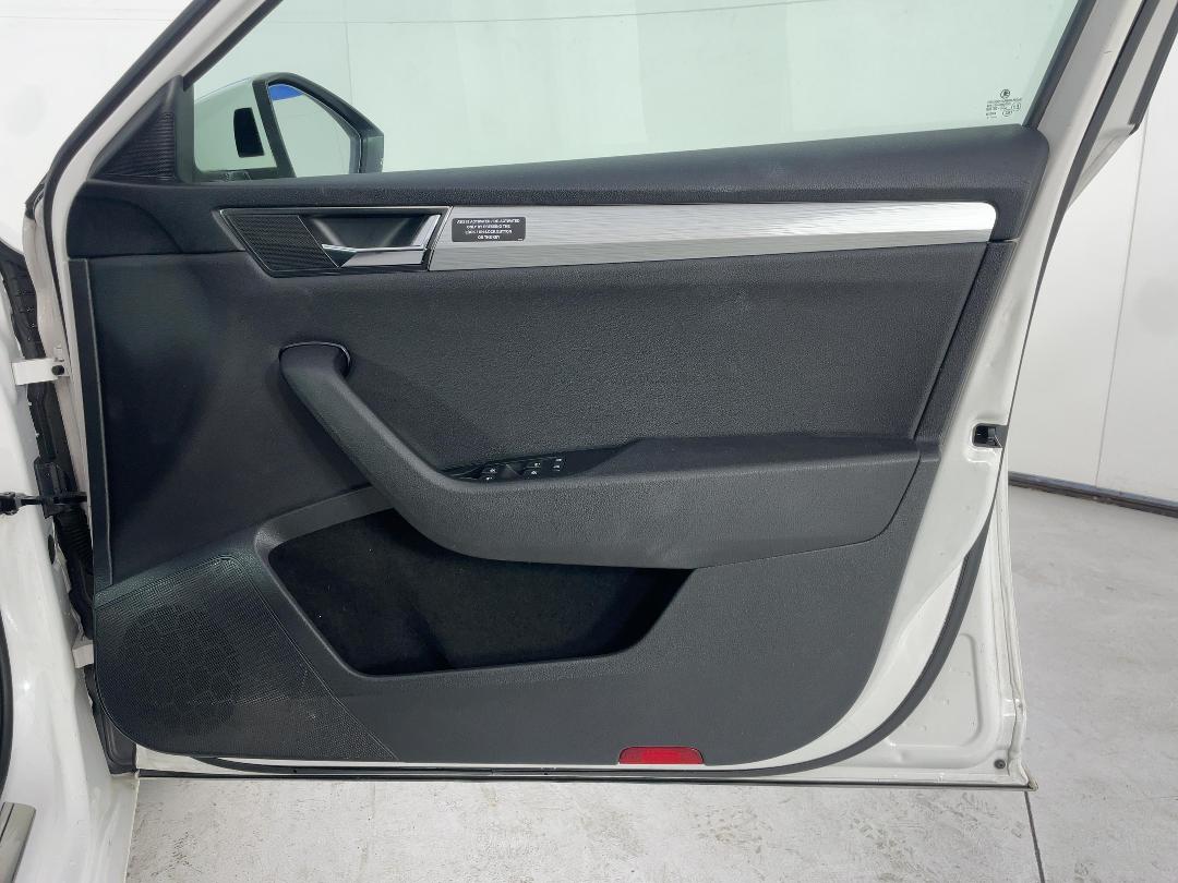 Photo '15' of Skoda Superb