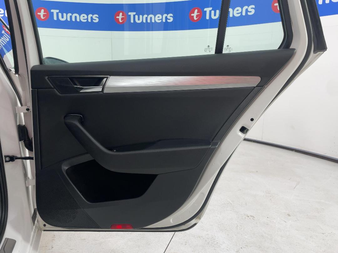 Photo '19' of Skoda Superb