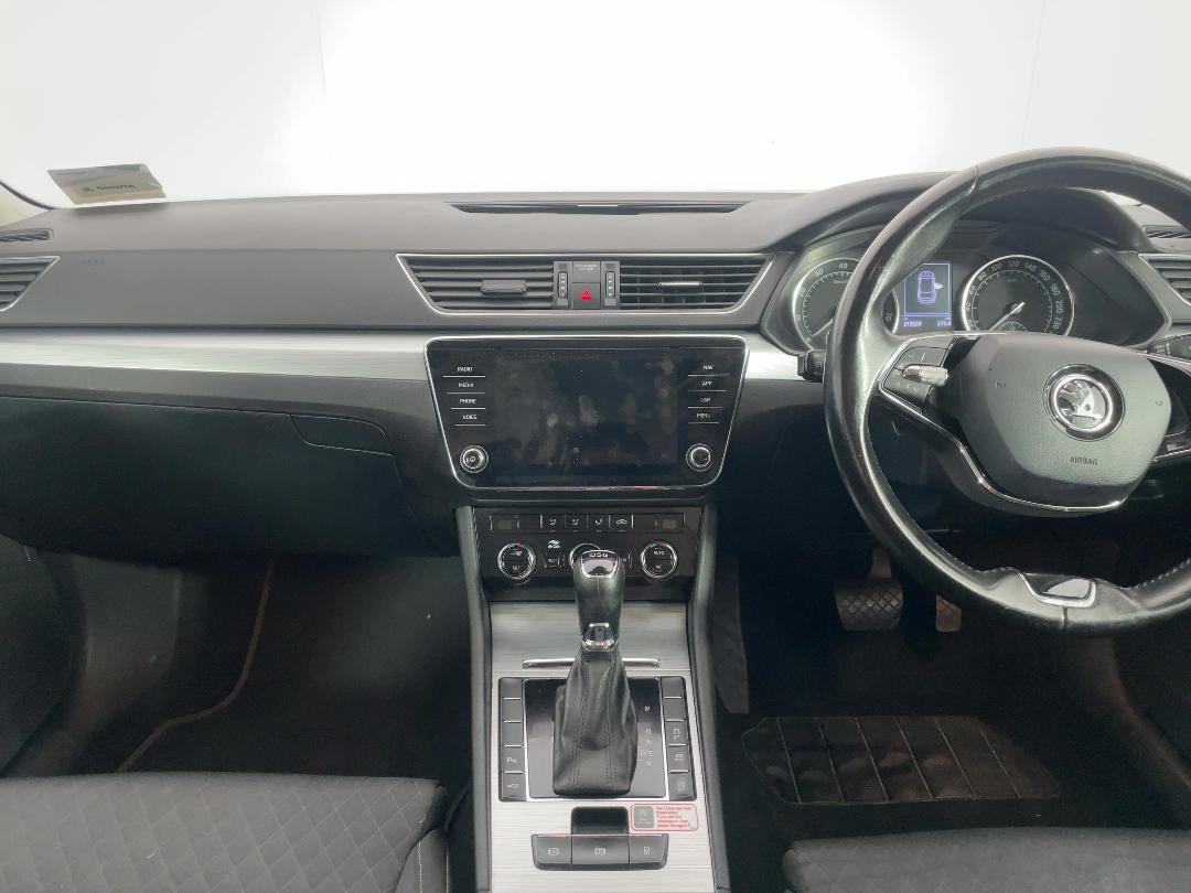 Photo '17' of Skoda Superb