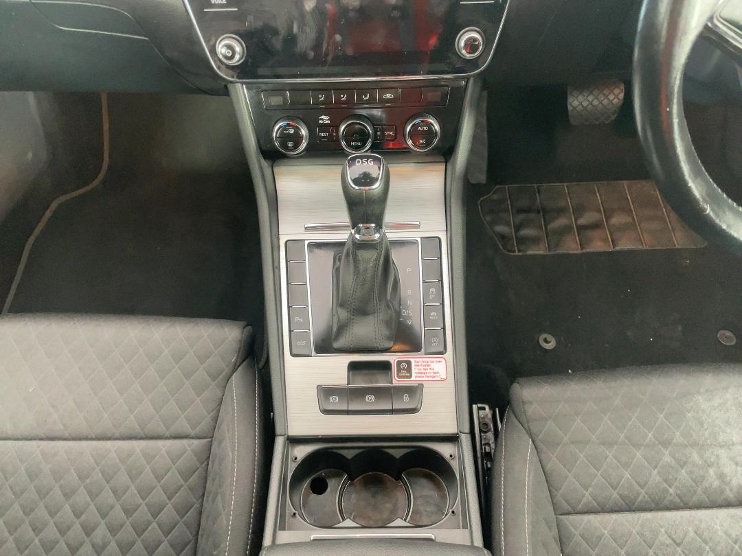 Photo '18' of Skoda Superb