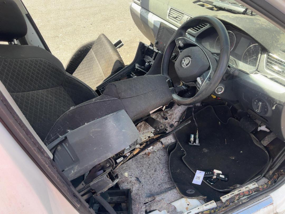 Photo '10' of Skoda Superb WGN Ambition 162KW