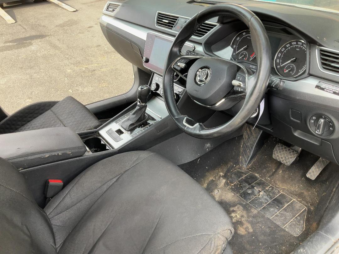 Photo '10' of Skoda Superb WGN Ambition 162KW