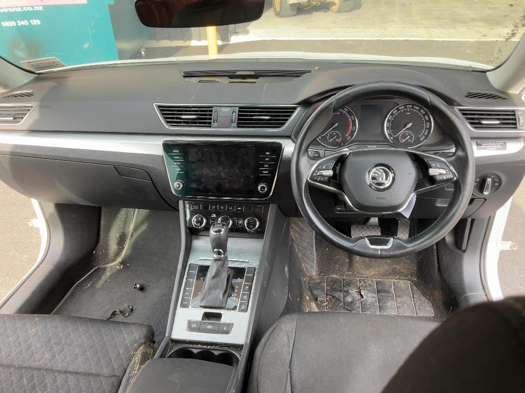 Photo '11' of Skoda Superb WGN Ambition 162KW