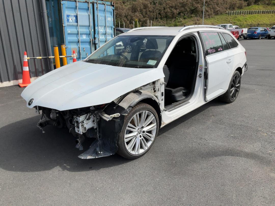 Photo '3' of Skoda Superb WGN Ambition 162KW