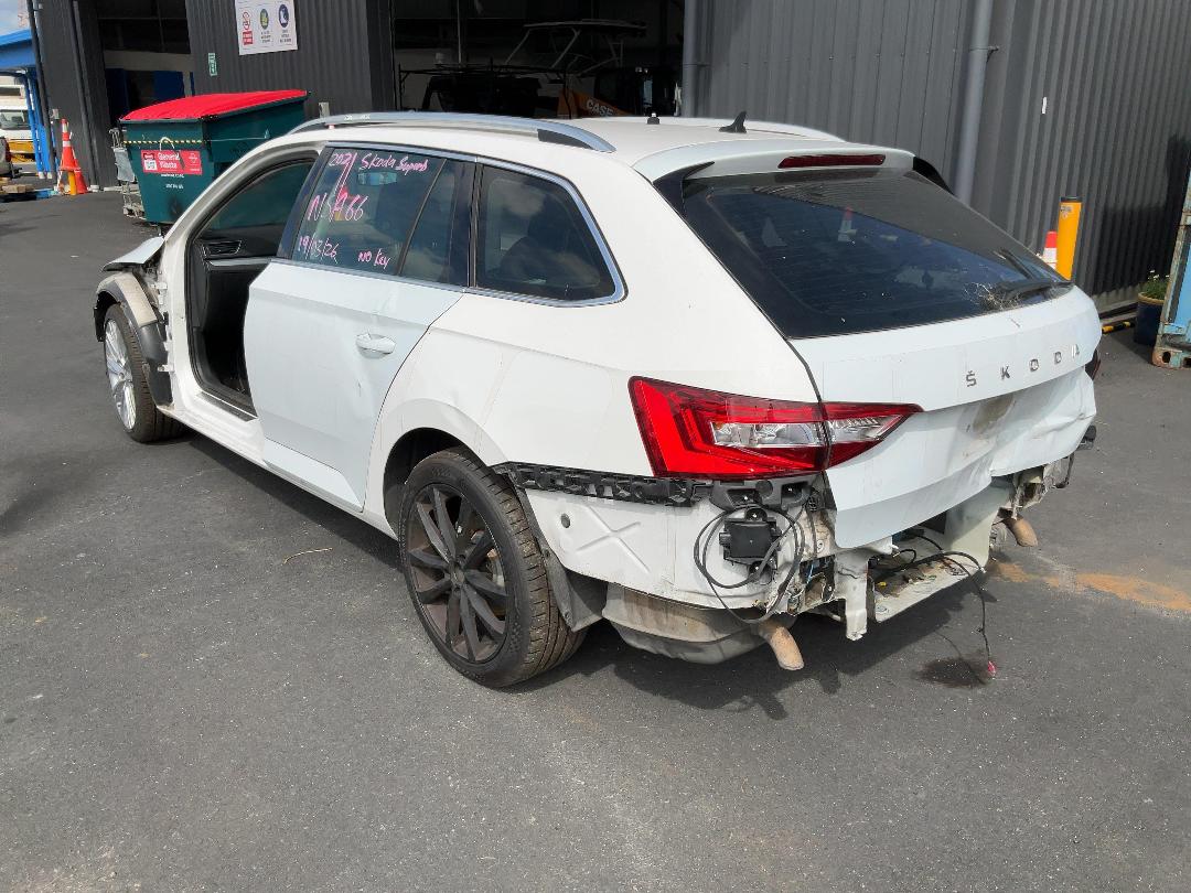 Photo '5' of Skoda Superb WGN Ambition 162KW