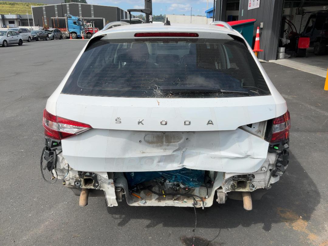 Photo '6' of Skoda Superb WGN Ambition 162KW