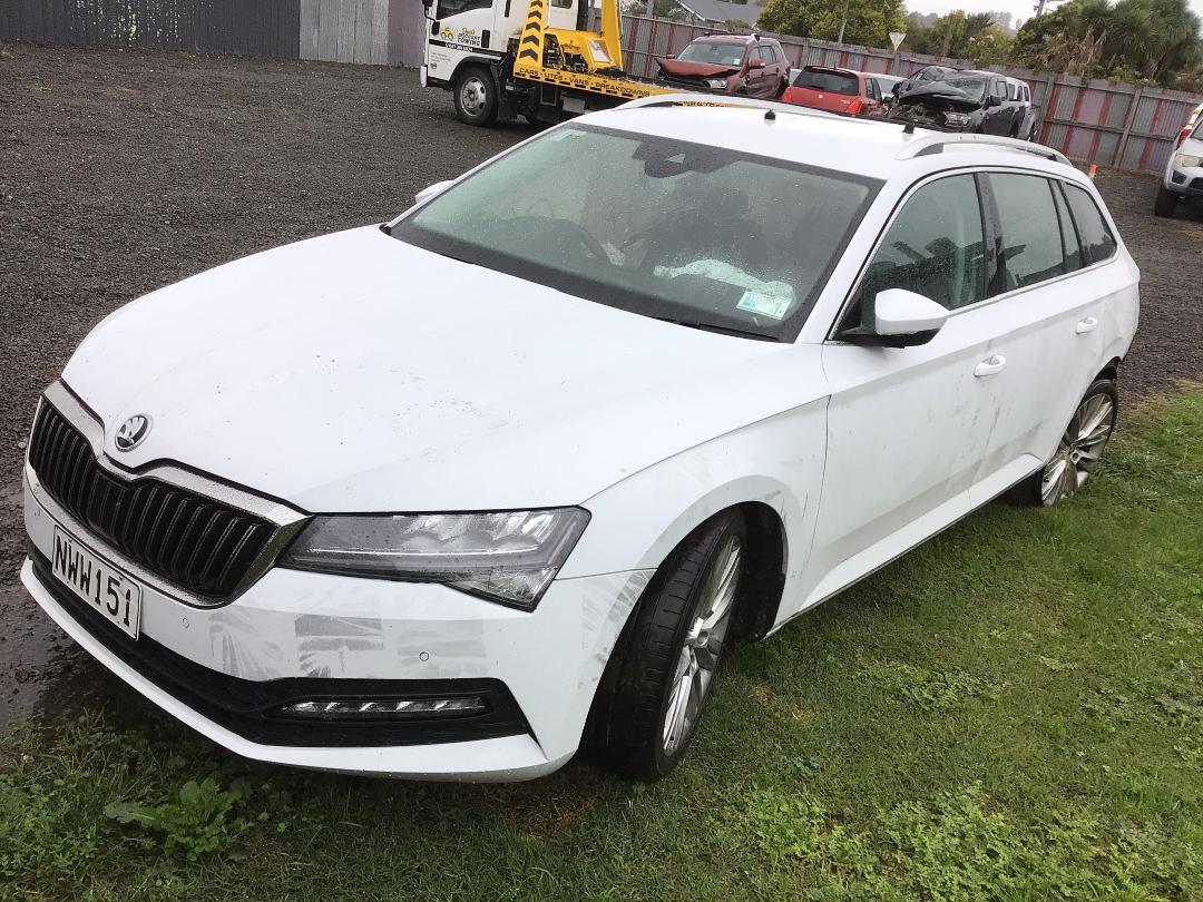 Photo '2' of Skoda Superb WGN Ambition 162KW