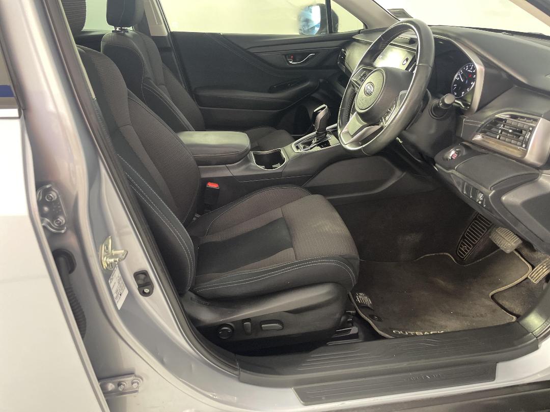 Photo '16' of Subaru Outback