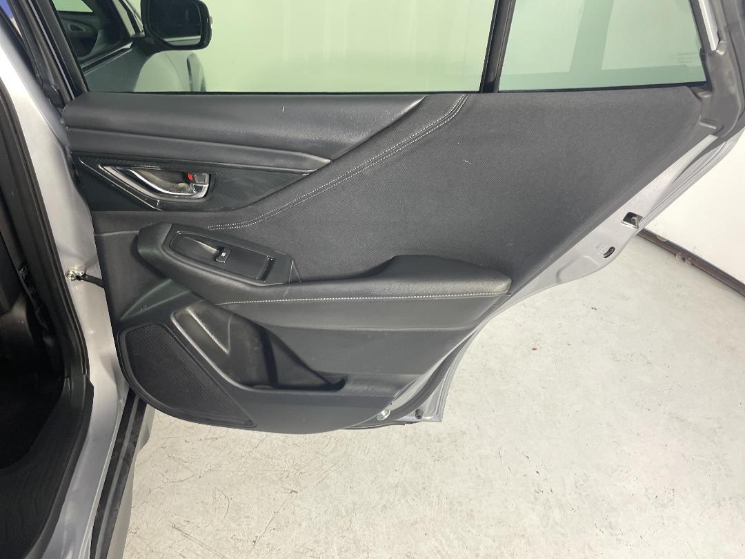 Photo '19' of Subaru Outback