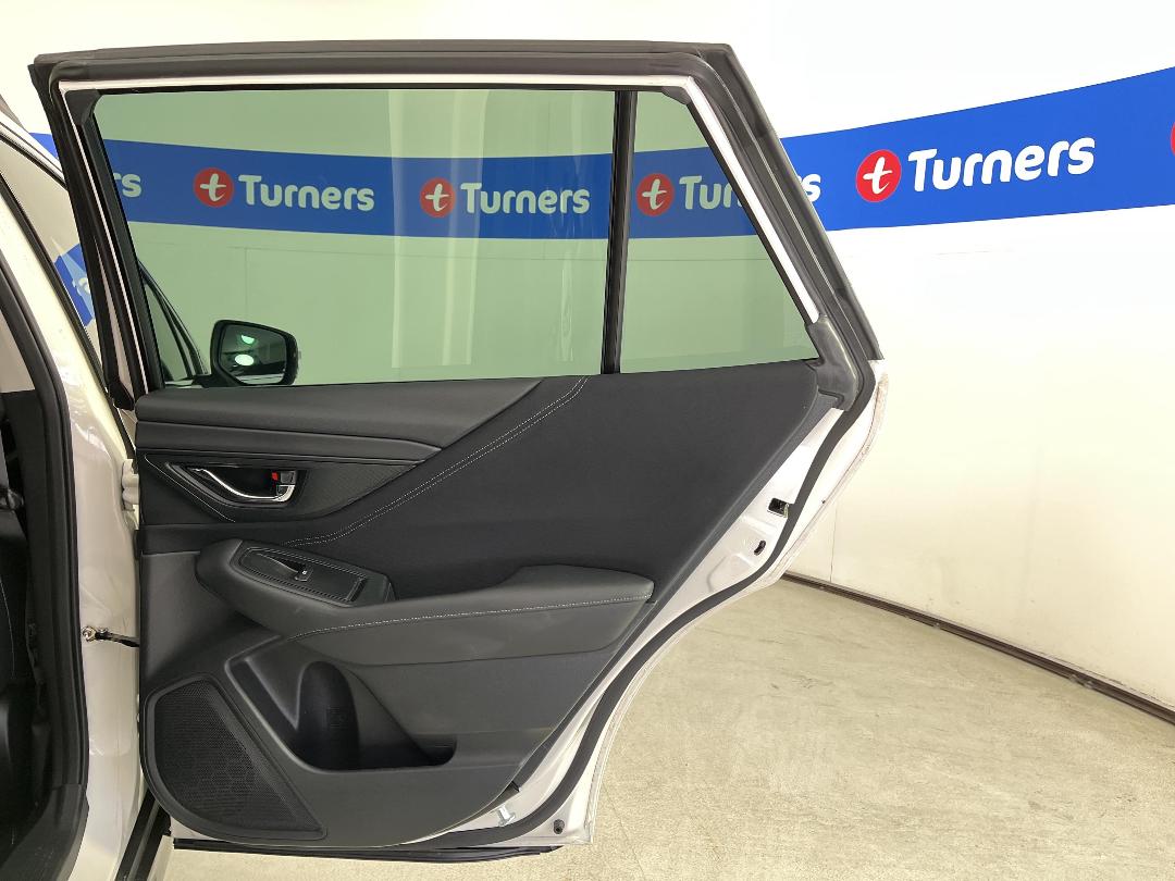 Photo '19' of Subaru Outback