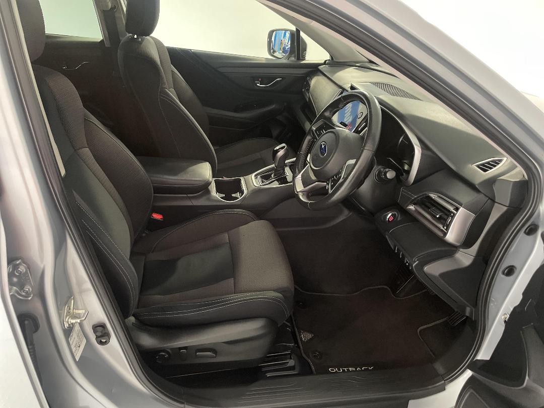 Photo '16' of Subaru Outback