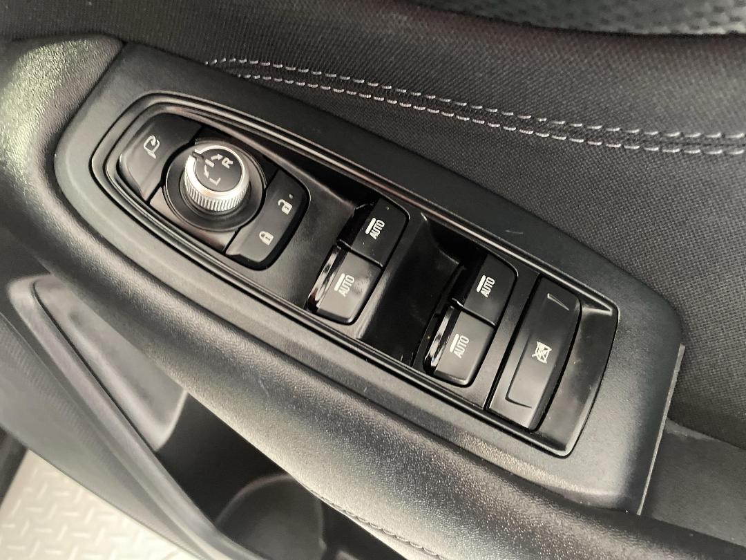 Photo '24' of Subaru Outback