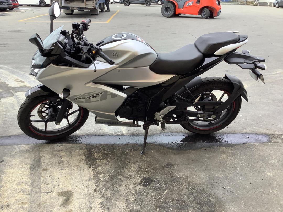 Photo '10' of Suzuki GSX150 FDF GIXXER Photo '10' of Suzuki GSX150 FDF GIXXER