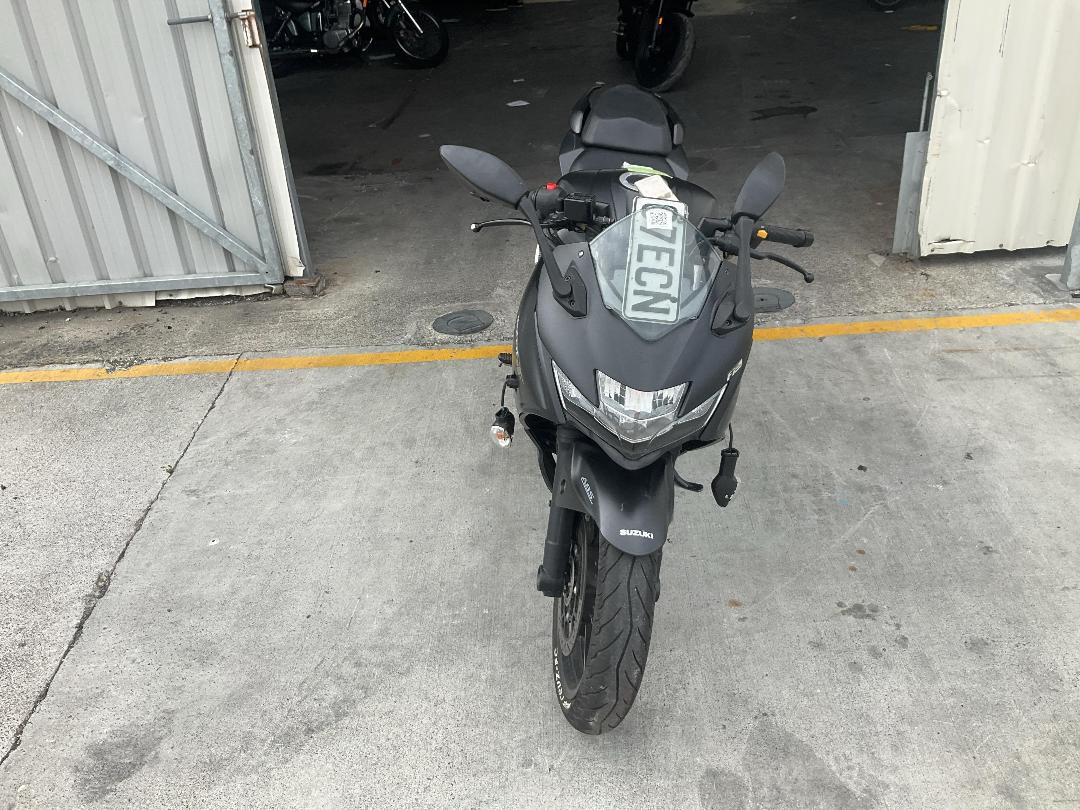 Photo '3' of Suzuki GSX250Frll9 no submodel Photo '3' of Suzuki GSX250Frll9 no submodel