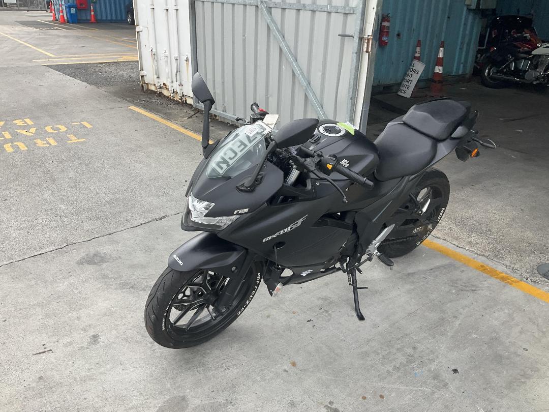 Photo '4' of Suzuki GSX250Frll9 no submodel Photo '4' of Suzuki GSX250Frll9 no submodel