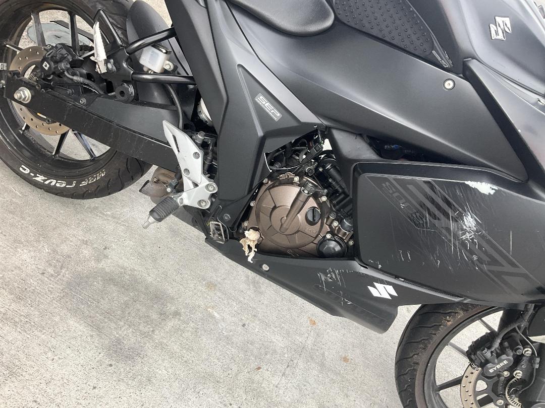 Photo '21' of Suzuki GSX250Frll9 no submodel Photo '21' of Suzuki GSX250Frll9 no submodel